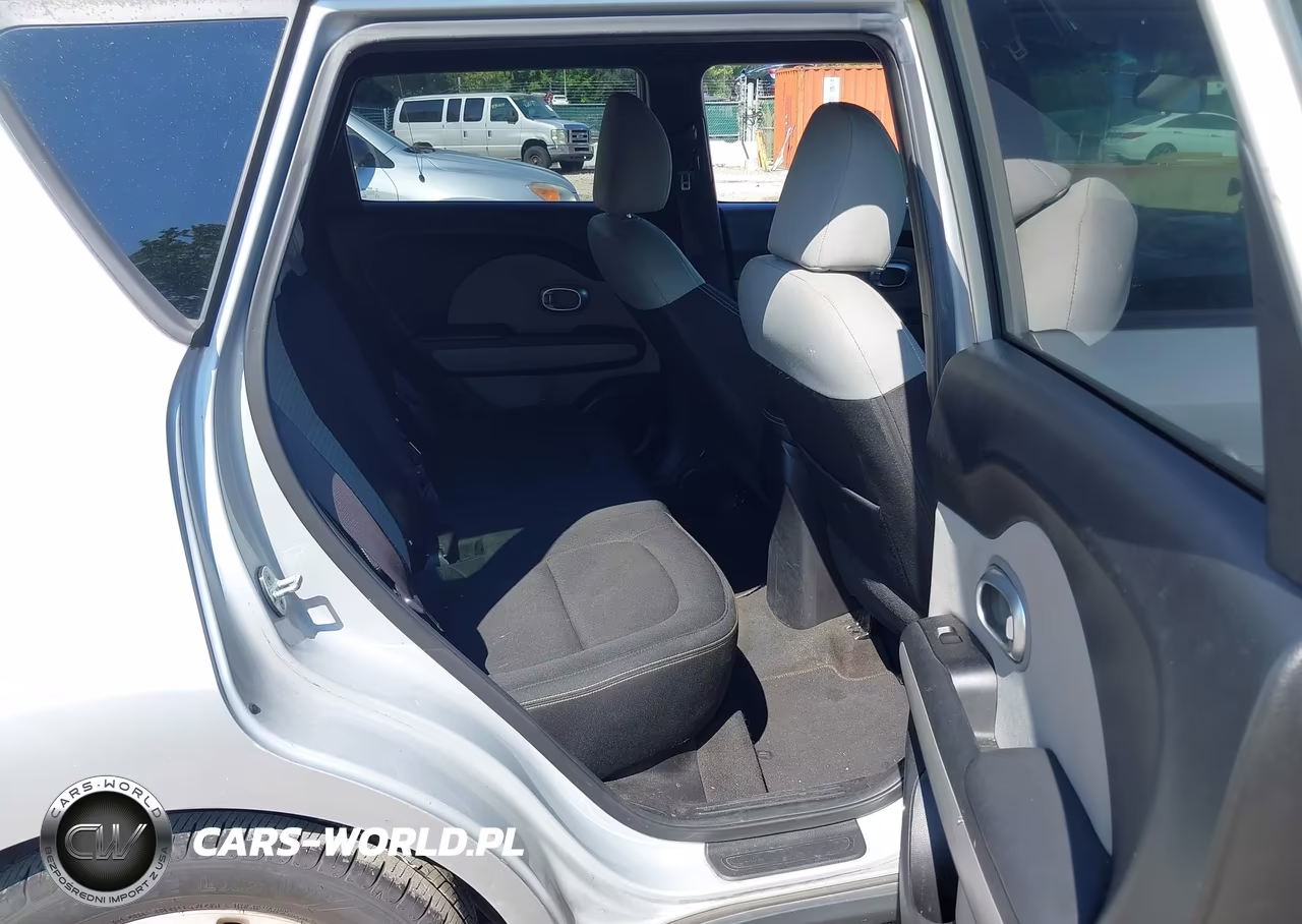 2014 Kia Soul + VIN:KNDJP3A51E7703066 - 8