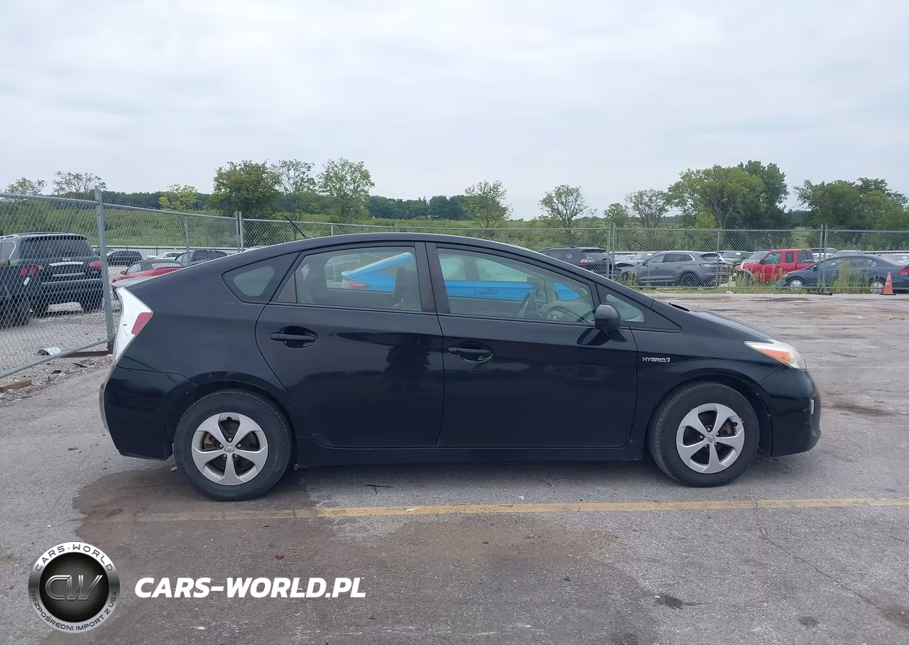 2013 Toyota Prius VIN:JTDKN3DU1D1732744 - 13