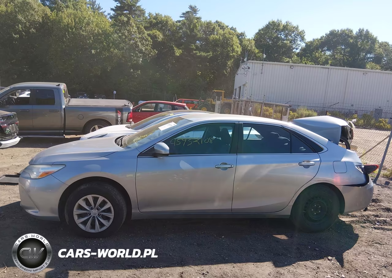 2017 Toyota Camry Le VIN:4T1BF1FK3HU312318 - 15