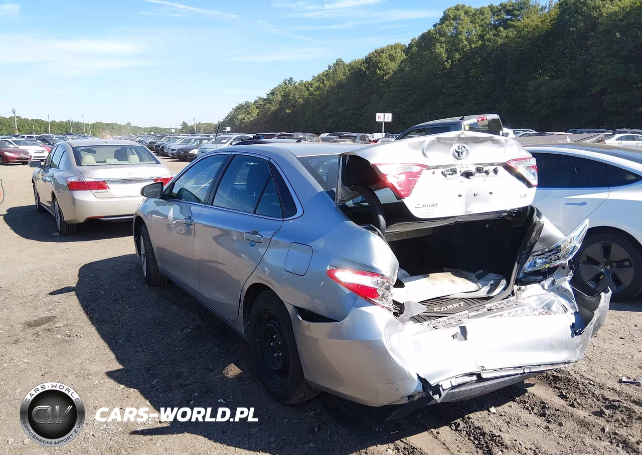 2017 Toyota Camry Le VIN:4T1BF1FK3HU312318 - 3