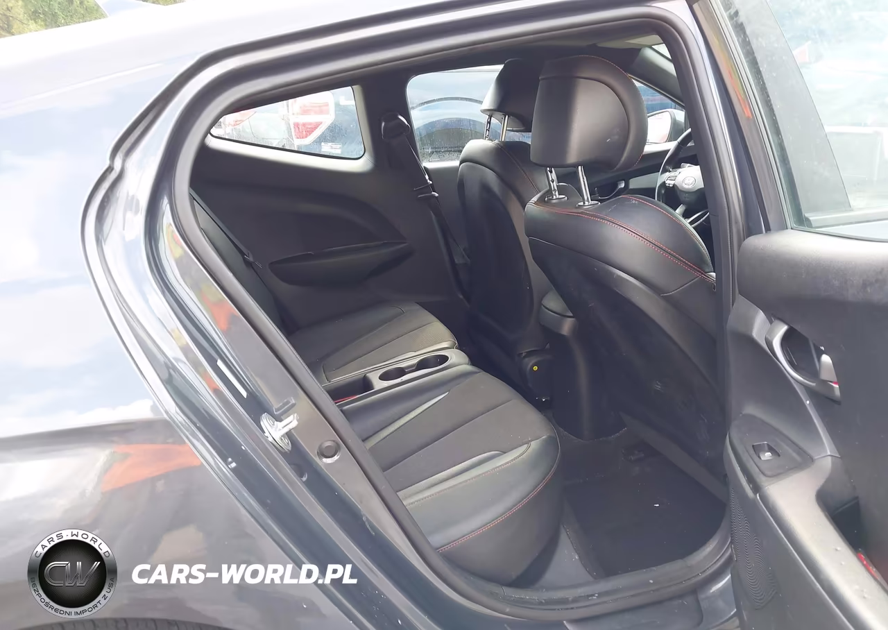 2020 Hyundai Veloster Turbo VIN:KMHTH6AB9LU021270 - 8