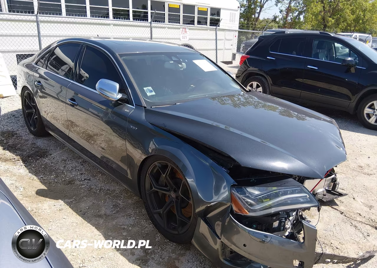 2013 Audi S8 4.0T