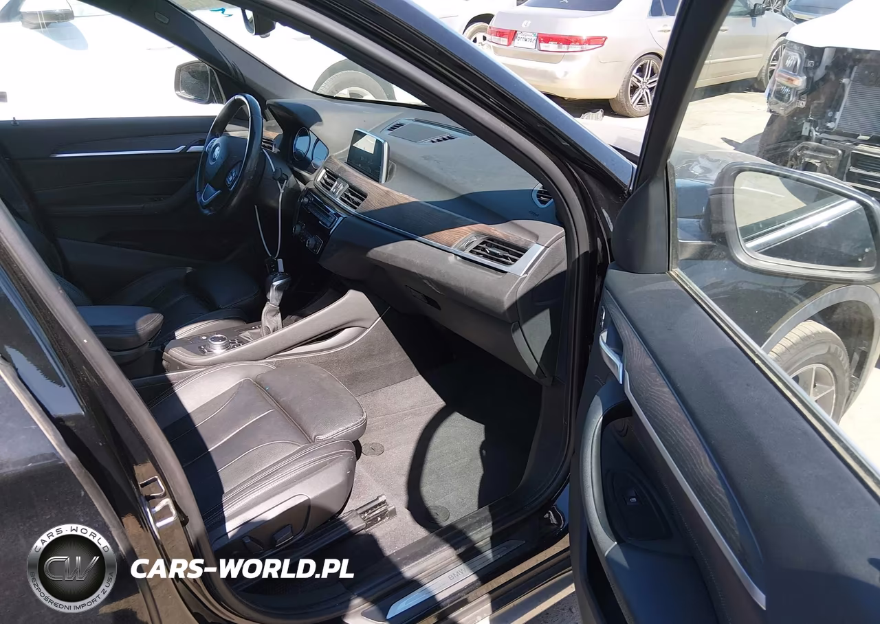2019 BMW X1 Sdrive28I VIN:WBXHU7C5XK5L11077 - 5