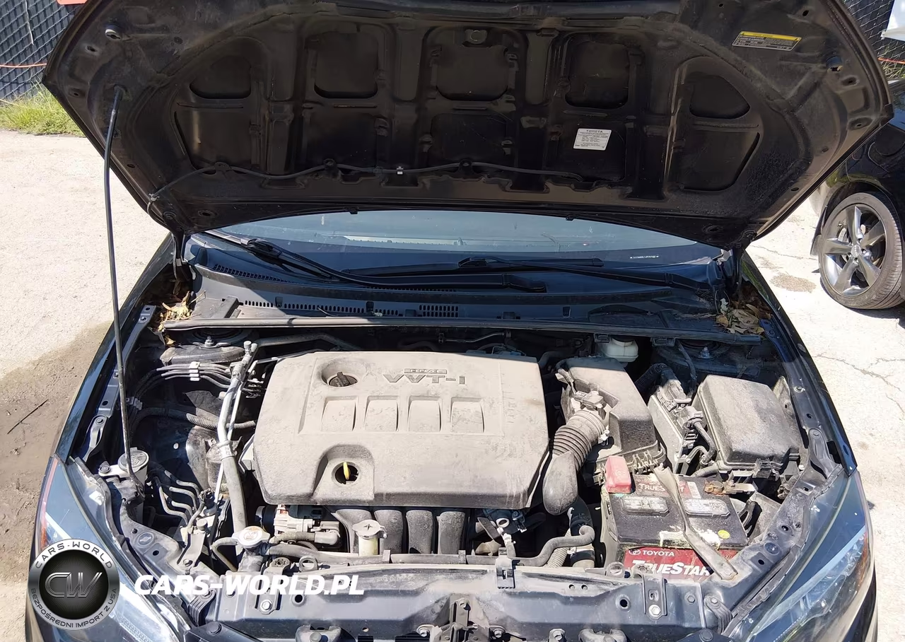 2018 Toyota Corolla Le VIN:5YFBURHE1JP761497 - 10