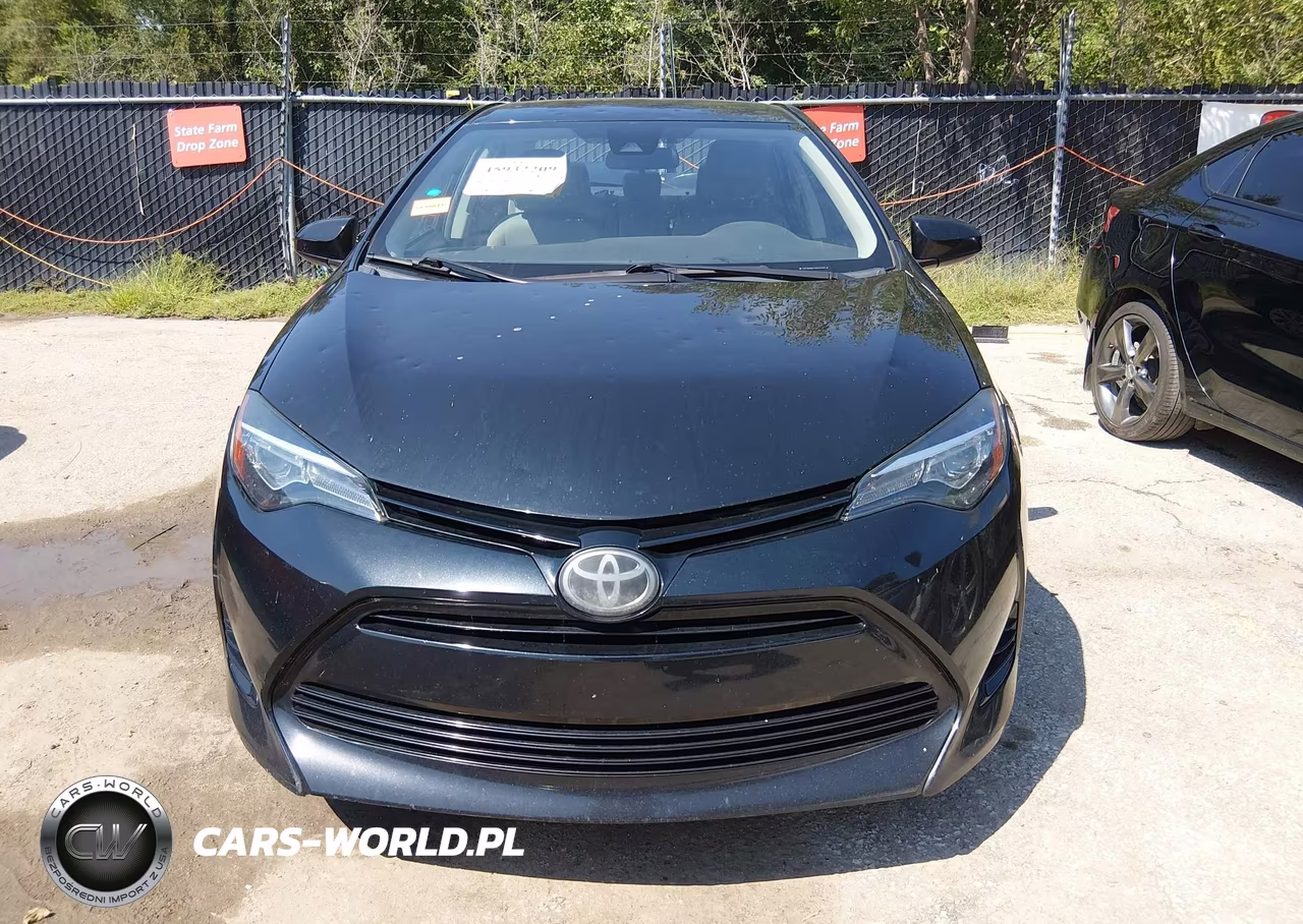 2018 Toyota Corolla Le VIN:5YFBURHE1JP761497 - 12