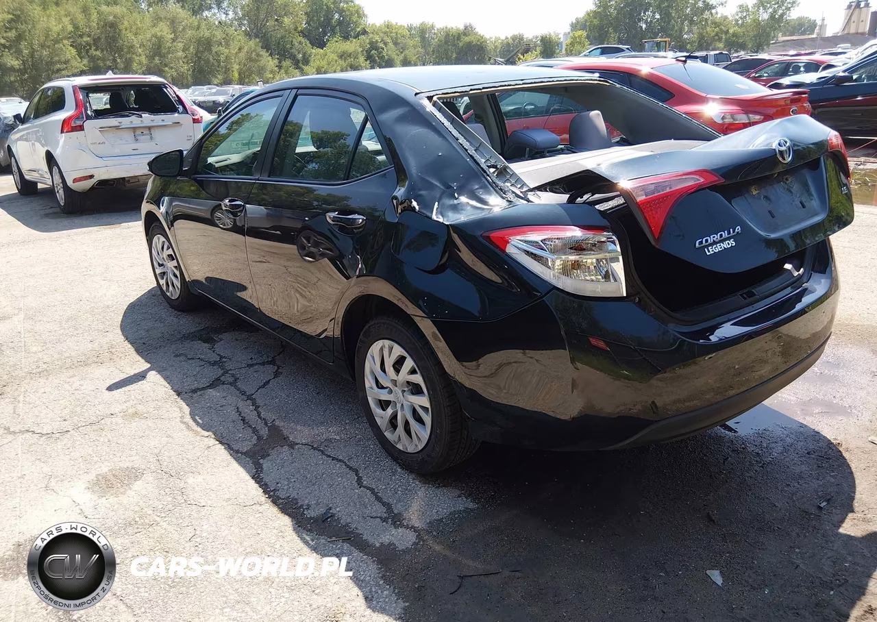 2018 Toyota Corolla Le VIN:5YFBURHE1JP761497 - 3