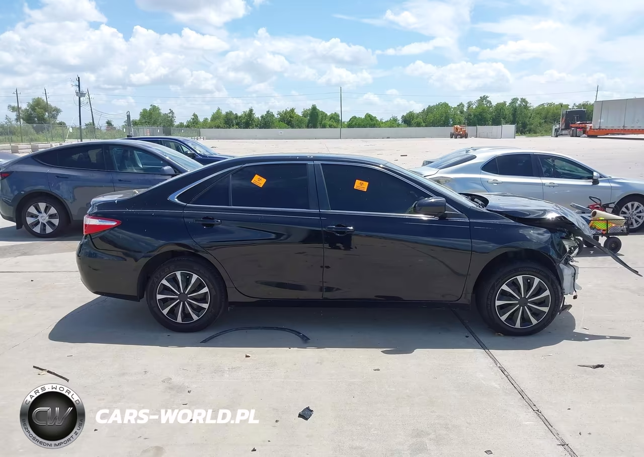 2017 Toyota Camry Le VIN:4T1BF1FK4HU651265 - 12
