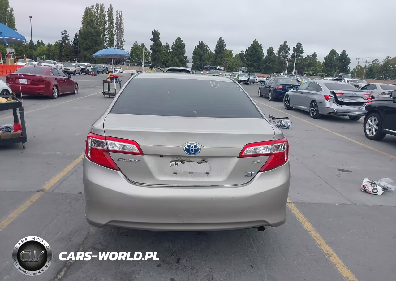 2014 Toyota Camry Hybrid Le VIN:4T1BD1FK0EU115124 - 16