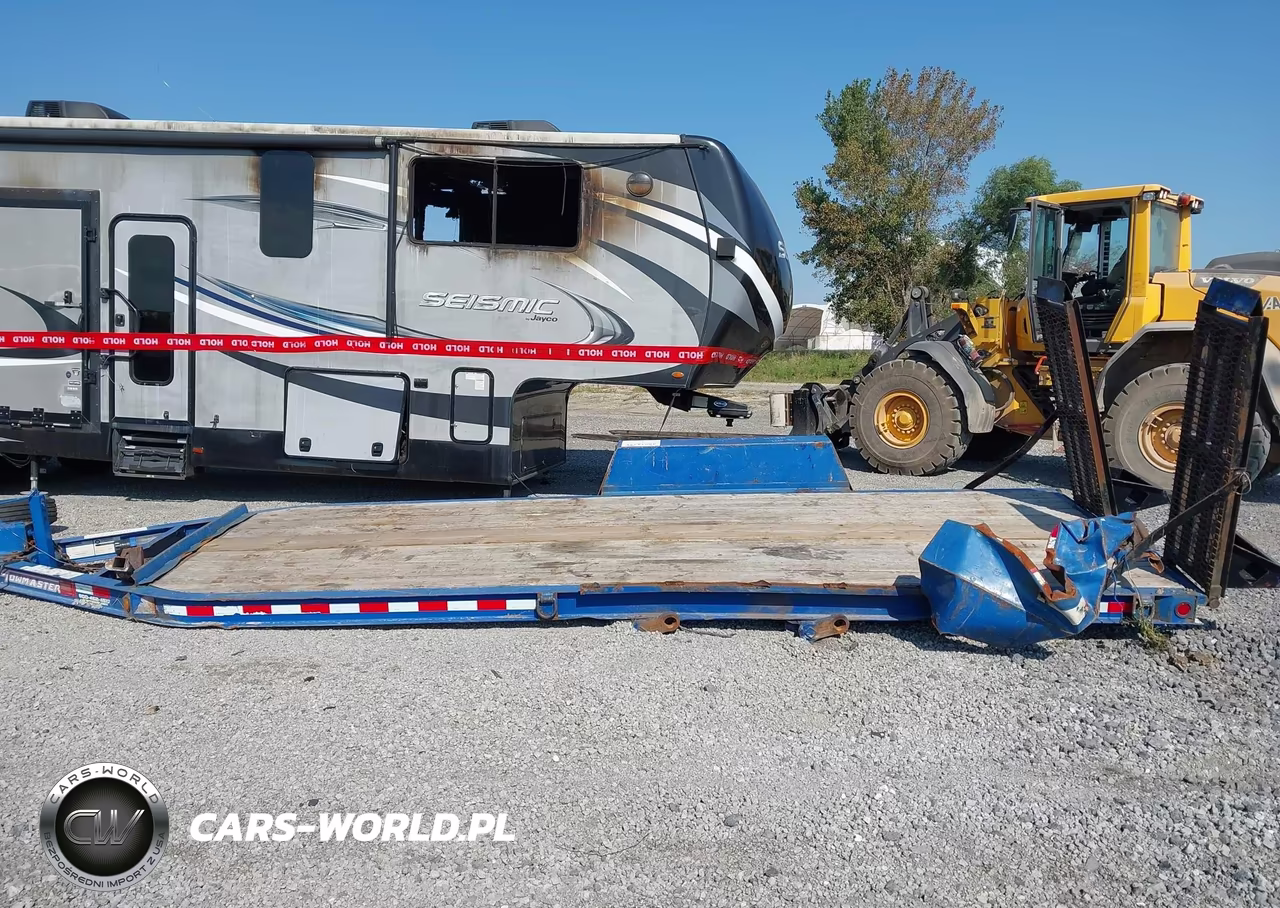 2018 Towmaster Trailers Unknown VIN:4KNBF2322JL161831 - 14