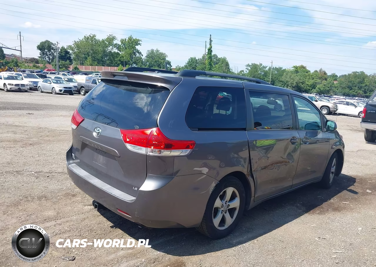 2011 Toyota Sienna Le V6 VIN:5TDKK3DC8BS085419 - 4
