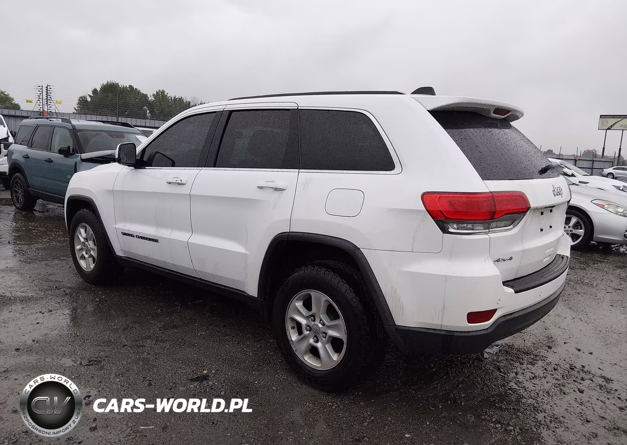 2017 Jeep Grand Cherokee Laredo VIN:1C4RJFAG0HC735171 - 3