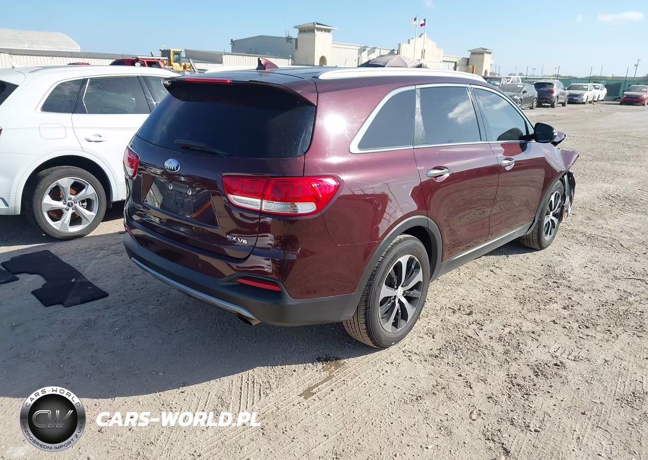 2018 Kia Sorento 3.3L Ex VIN:5XYPH4A55JG418784 - 4