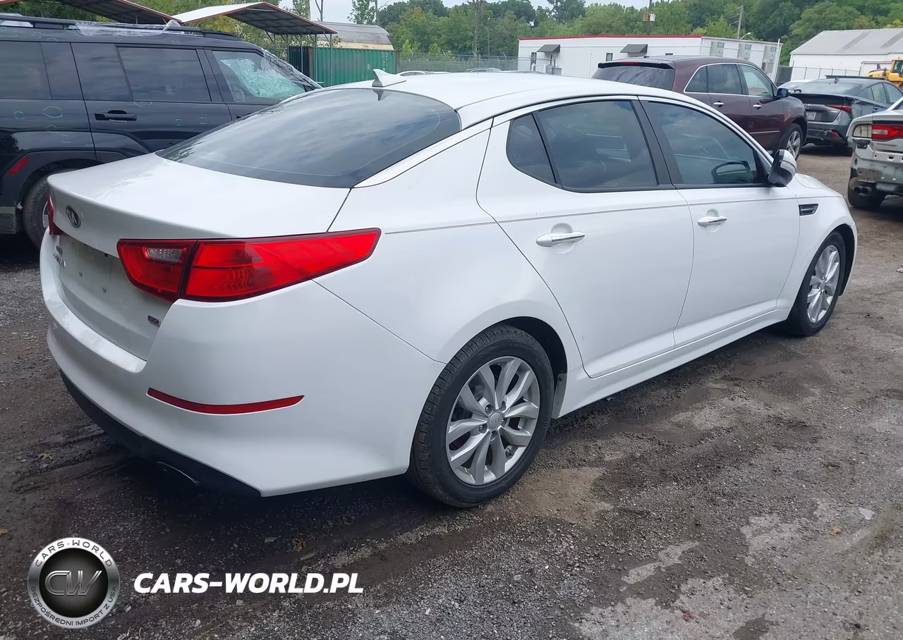 2015 Kia Optima Lx VIN:5XXGM4A77FG473083 - 4