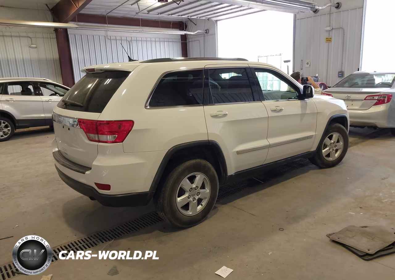 2012 Jeep Grand Cherokee Laredo VIN:1C4RJFAG8CC293894 - 4