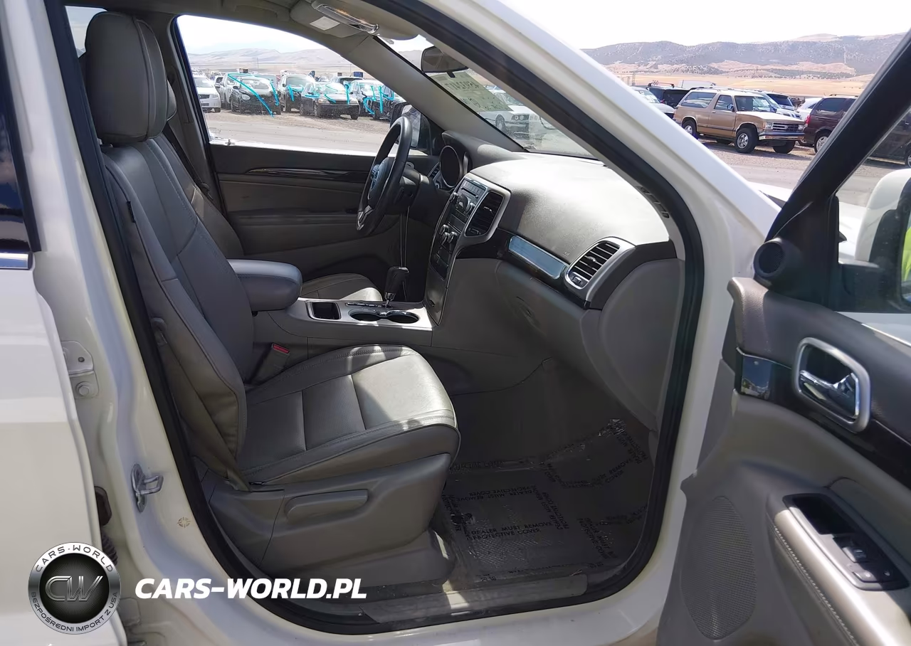 2012 Jeep Grand Cherokee Laredo VIN:1C4RJFAG8CC293894 - 5