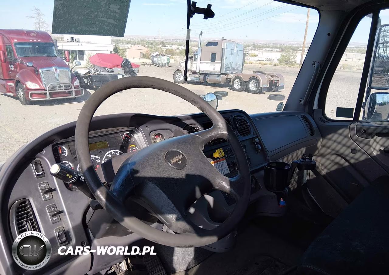 2016 Freightliner M2 106 Medium Duty VIN:1FVHCYCY2GHHG8393 - 6