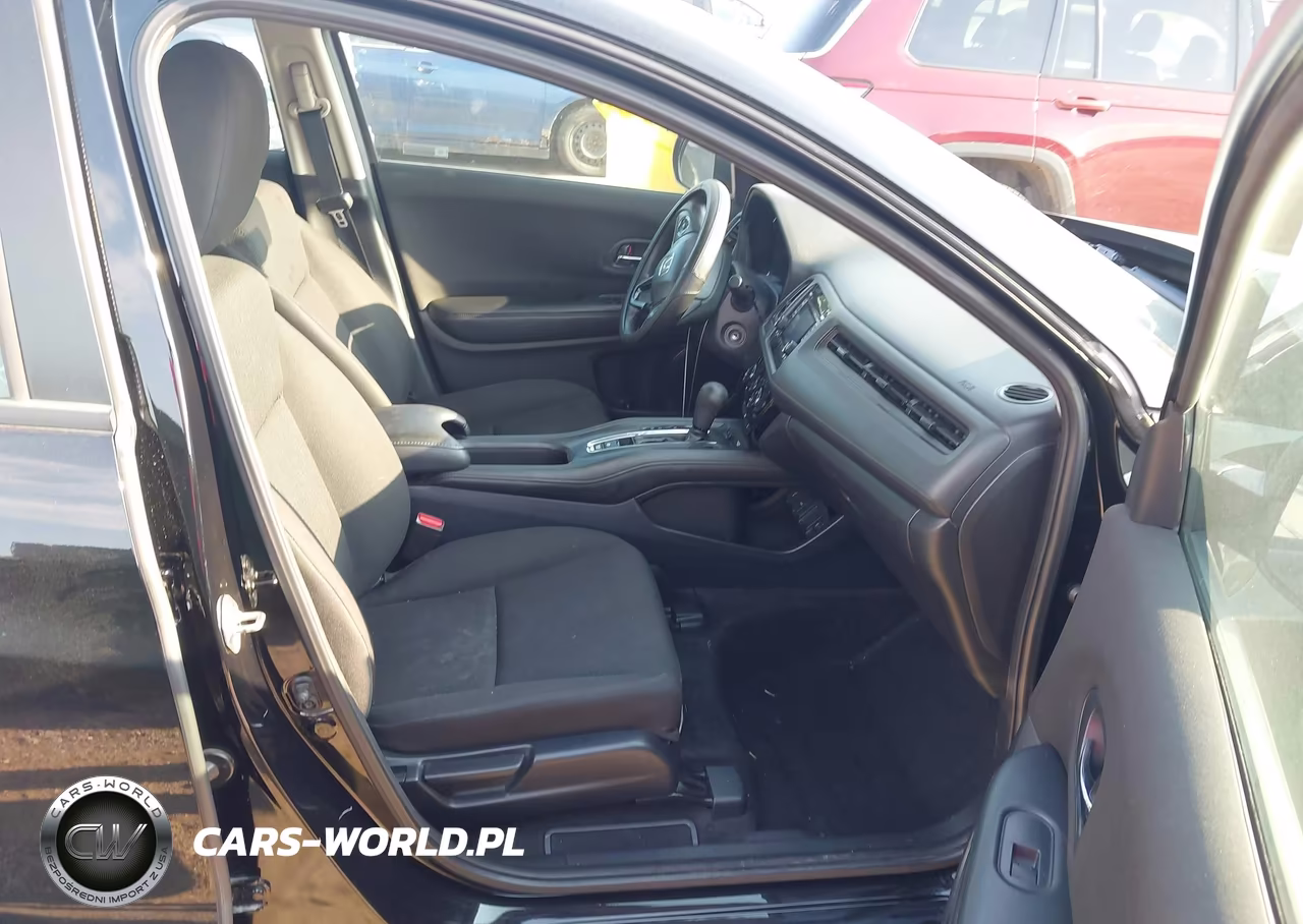 2018 Honda Hr-V Lx VIN:3CZRU6H3XJG715940 - 5