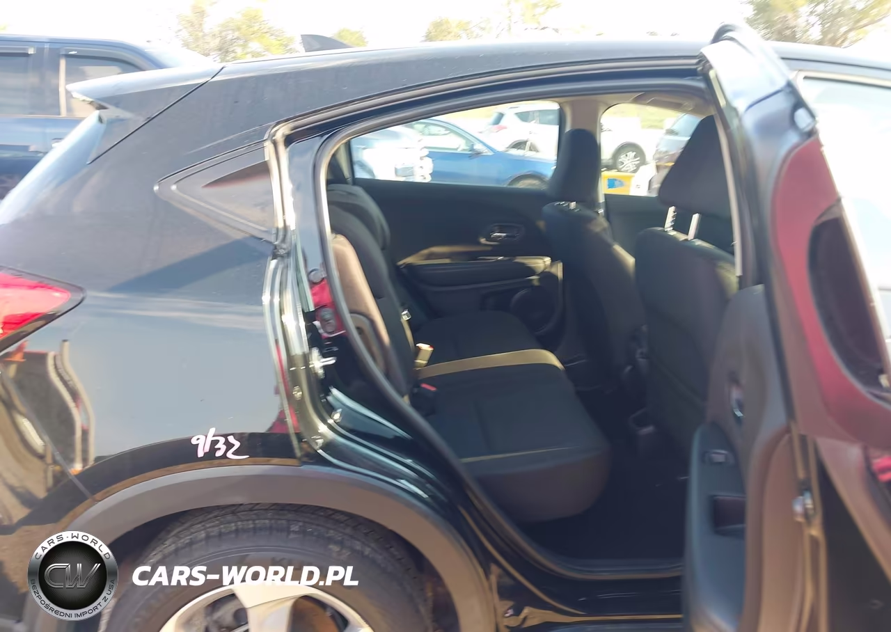 2018 Honda Hr-V Lx VIN:3CZRU6H3XJG715940 - 8