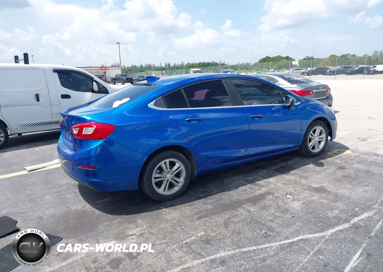 2017 Chevrolet Cruze Lt Auto VIN:1G1BE5SM7H7117190 - 4