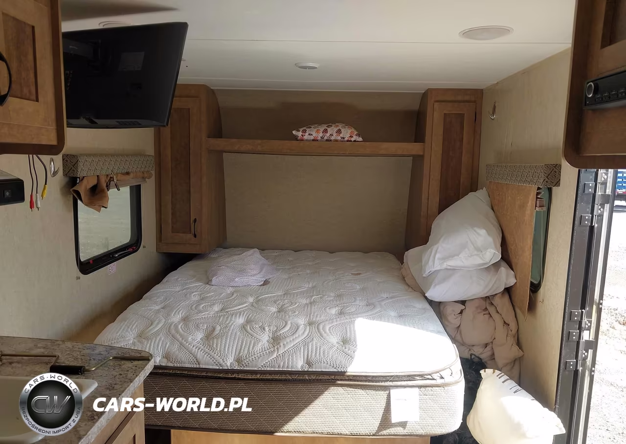 2017 Starcraft Travel Trailer VIN:1SABS0AJ8H2LA5083 - 5
