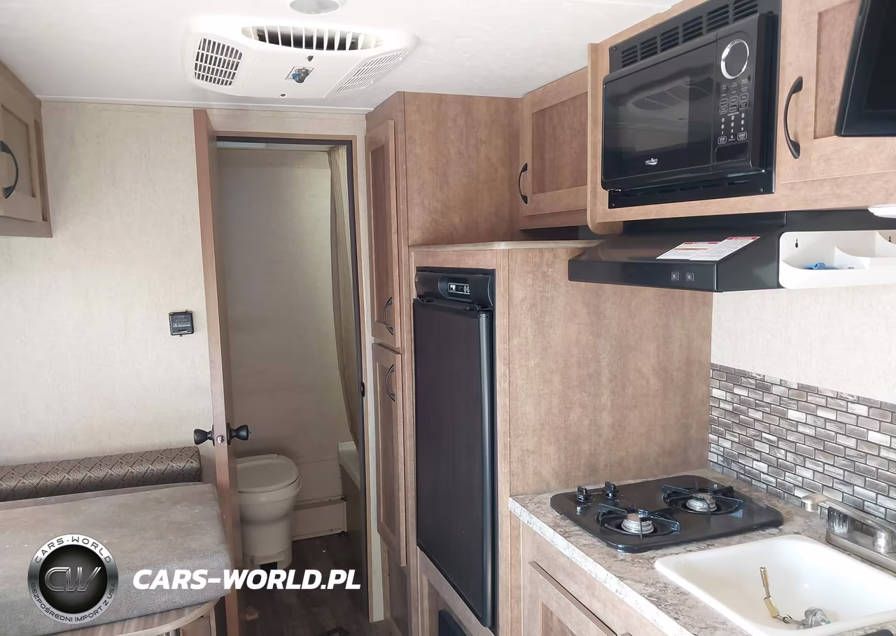 2017 Starcraft Travel Trailer VIN:1SABS0AJ8H2LA5083 - 8