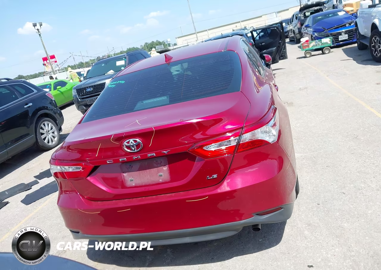 2020 Toyota Camry Le VIN:4T1C11AK3LU310152 - 16
