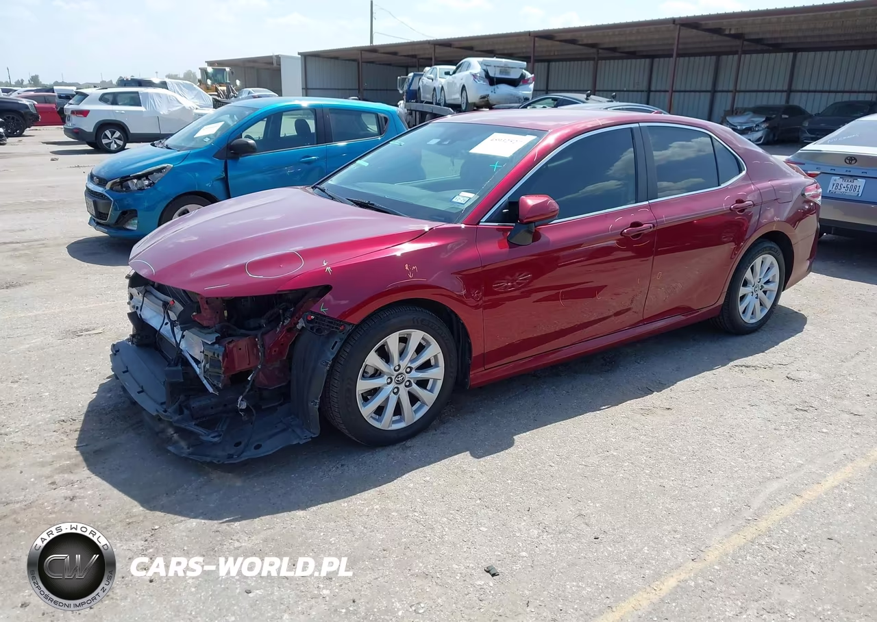 2020 Toyota Camry Le VIN:4T1C11AK3LU310152 - 2