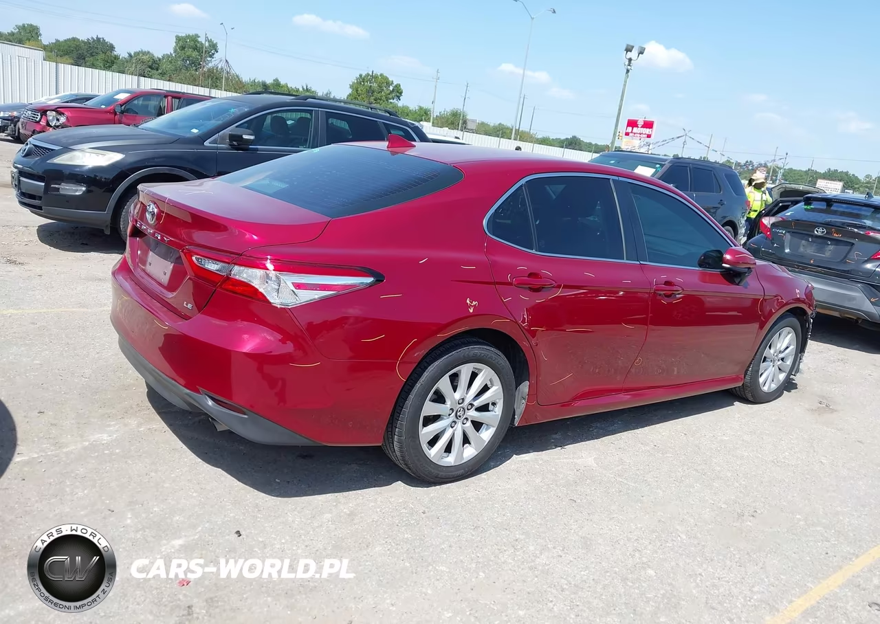 2020 Toyota Camry Le VIN:4T1C11AK3LU310152 - 4