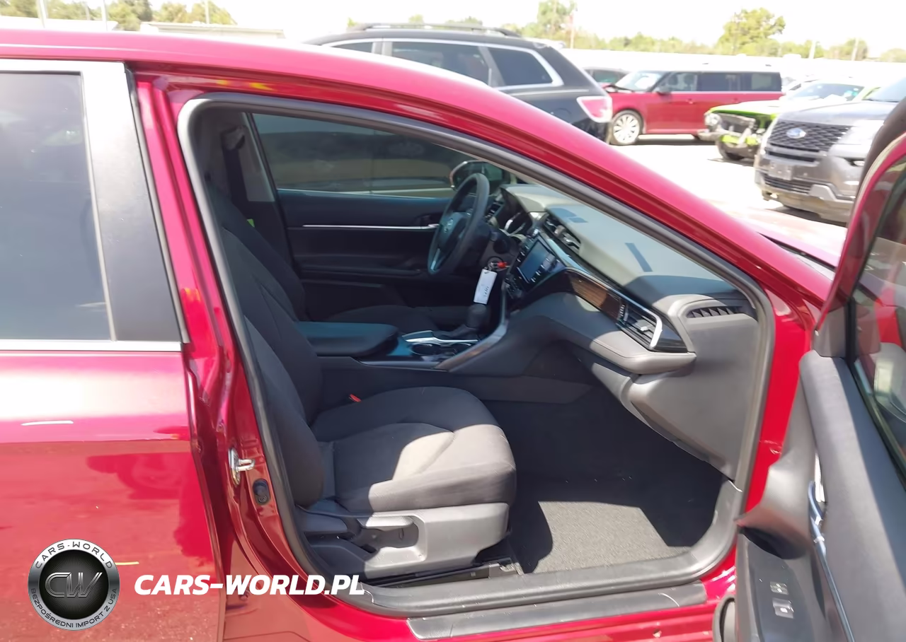 2020 Toyota Camry Le VIN:4T1C11AK3LU310152 - 5