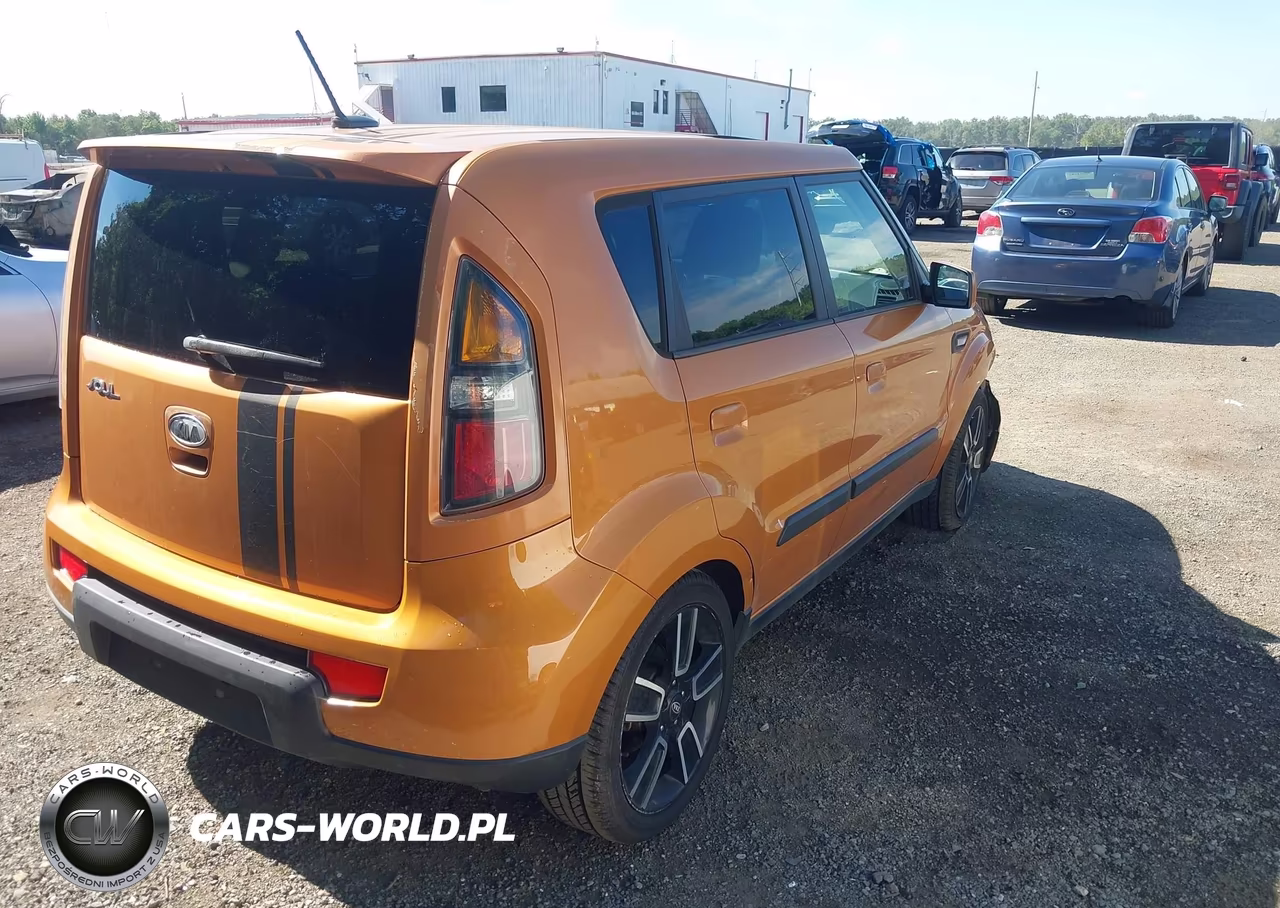 2010 Kia Soul + VIN:KNDJT2A2XA7109162 - 4