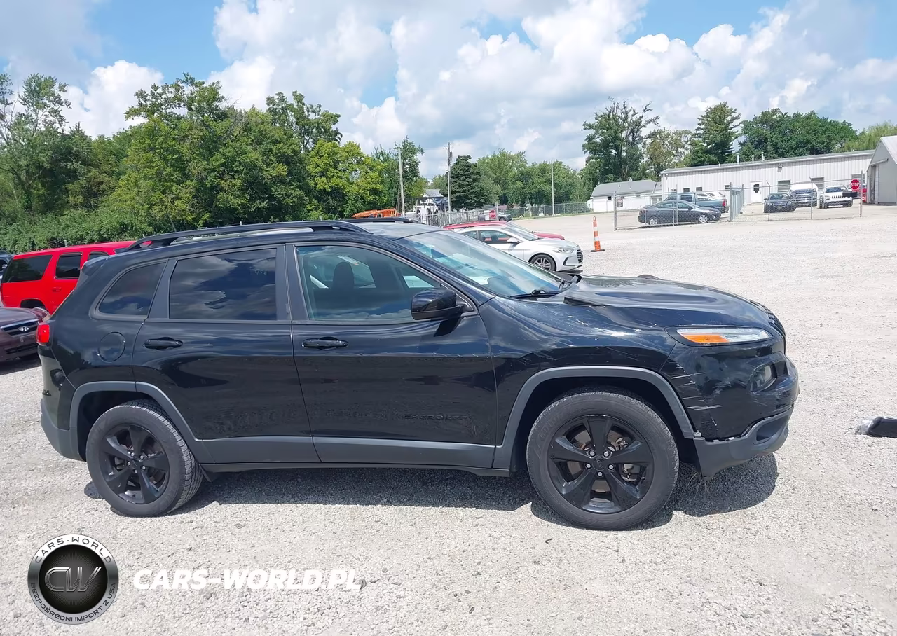2018 Jeep Cherokee Latitude 4X4 VIN:1C4PJMCX2JD522621 - 14