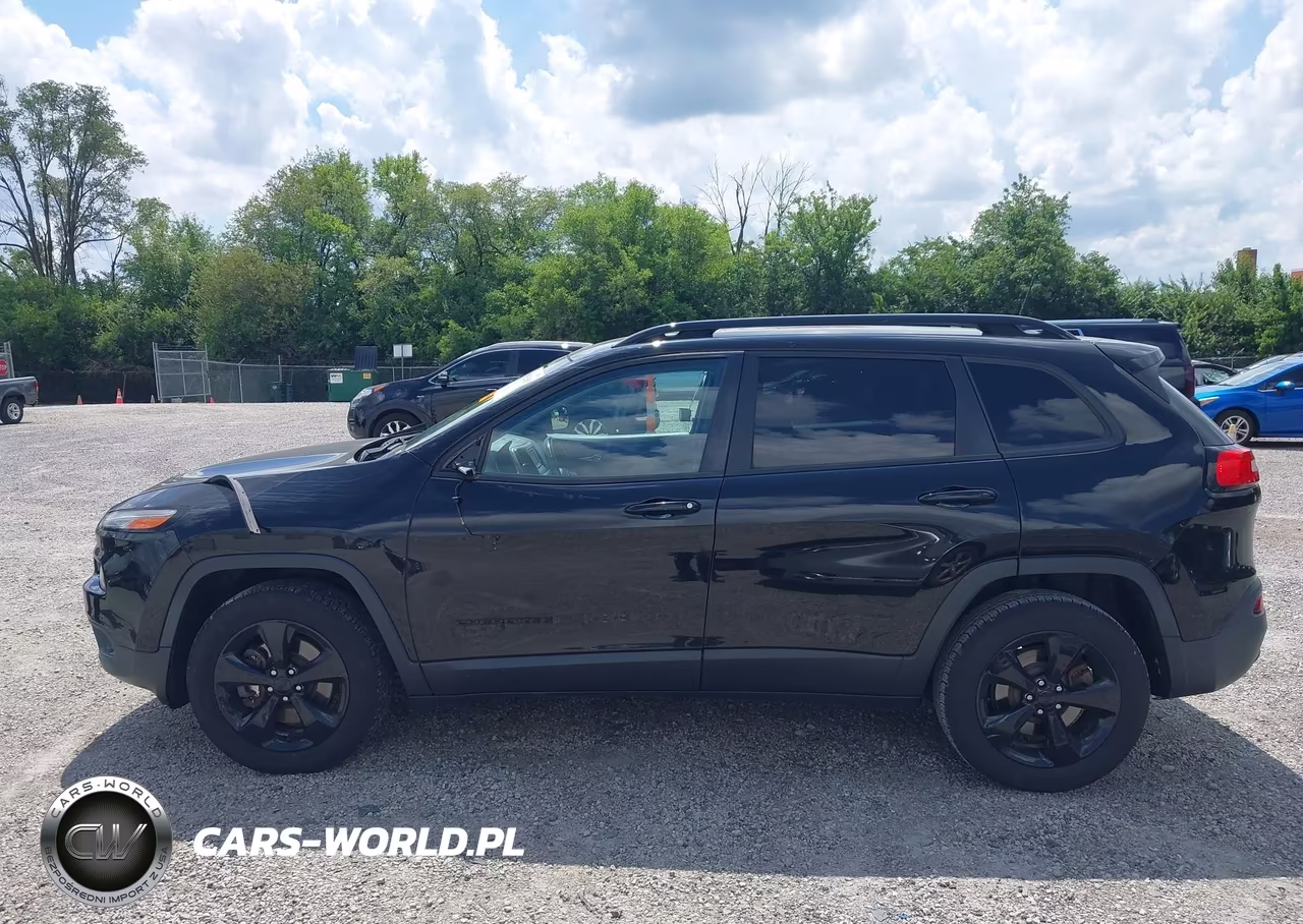 2018 Jeep Cherokee Latitude 4X4 VIN:1C4PJMCX2JD522621 - 15