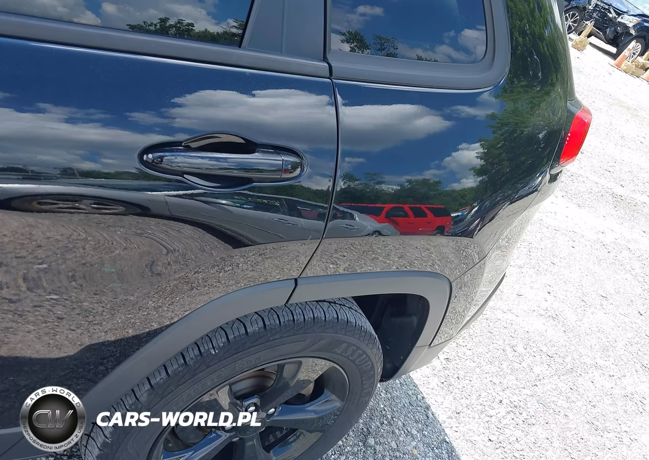 2018 Jeep Cherokee Latitude 4X4 VIN:1C4PJMCX2JD522621 - 20