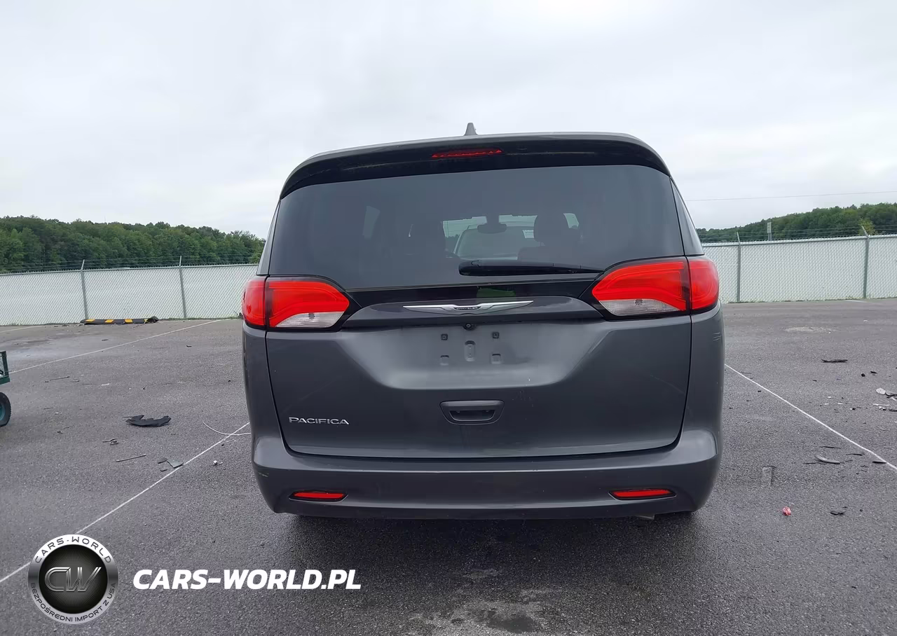 2017 Chrysler Pacifica Touring VIN:2C4RC1DG9HR531968 - 16