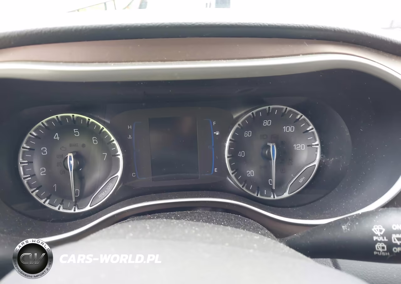 2017 Chrysler Pacifica Touring VIN:2C4RC1DG9HR531968 - 7