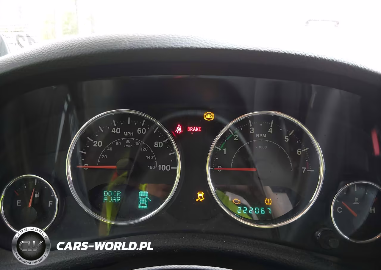 2012 Jeep Wrangler Unlimited Sport VIN:1C4BJWDG5CL287371 - 7