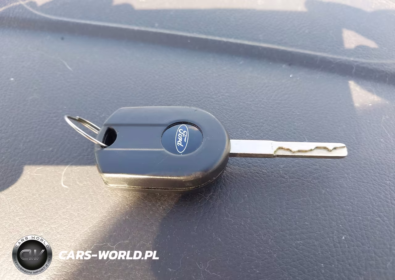 2018 Ford Focus S VIN:1FADP3E23JL277000 - 11