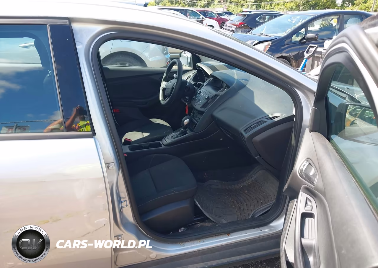 2018 Ford Focus S VIN:1FADP3E23JL277000 - 5