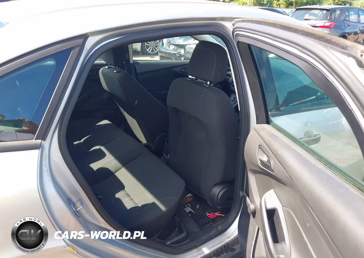 2018 Ford Focus S VIN:1FADP3E23JL277000 - 8