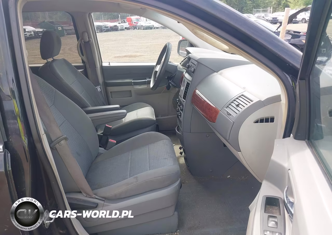 2009 Chrysler Town & Country Lx VIN:2A8HR44E89R606910 - 5
