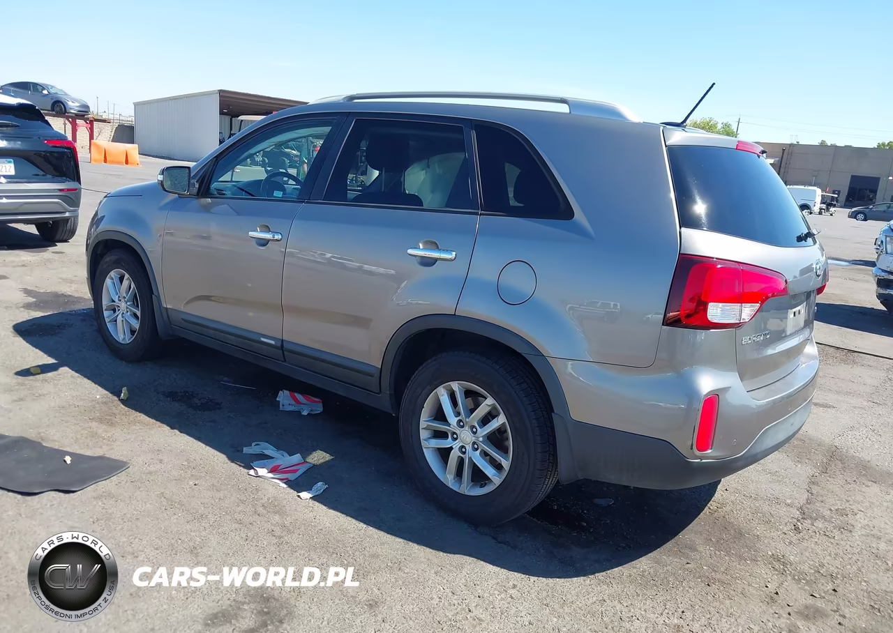 2015 Kia Sorento Lx VIN:5XYKT4A69FG645730 - 3