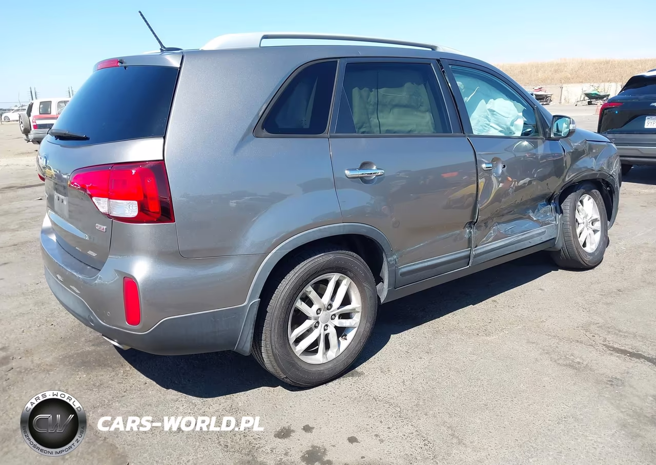 2015 Kia Sorento Lx VIN:5XYKT4A69FG645730 - 4