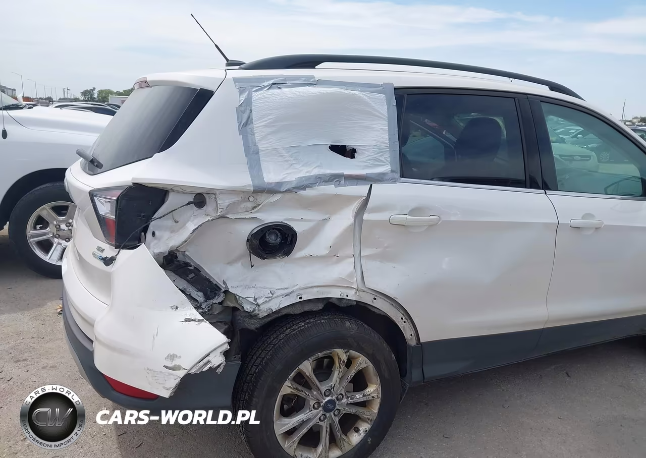 2017 Ford Escape Se VIN:1FMCU9G93HUE12097 - 4
