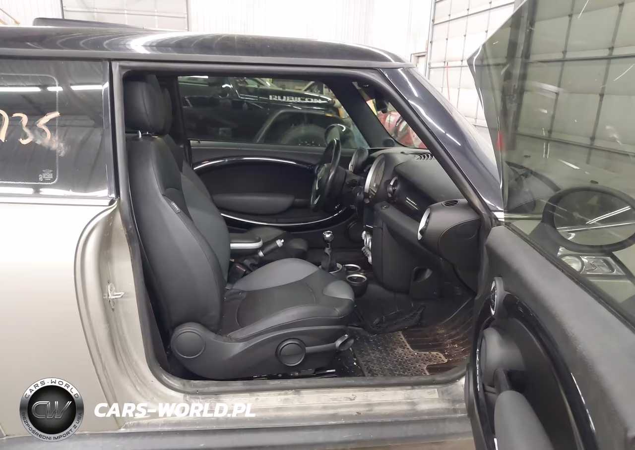 2007 Mini Cooper S VIN:WMWMF73527TT86068 - 5