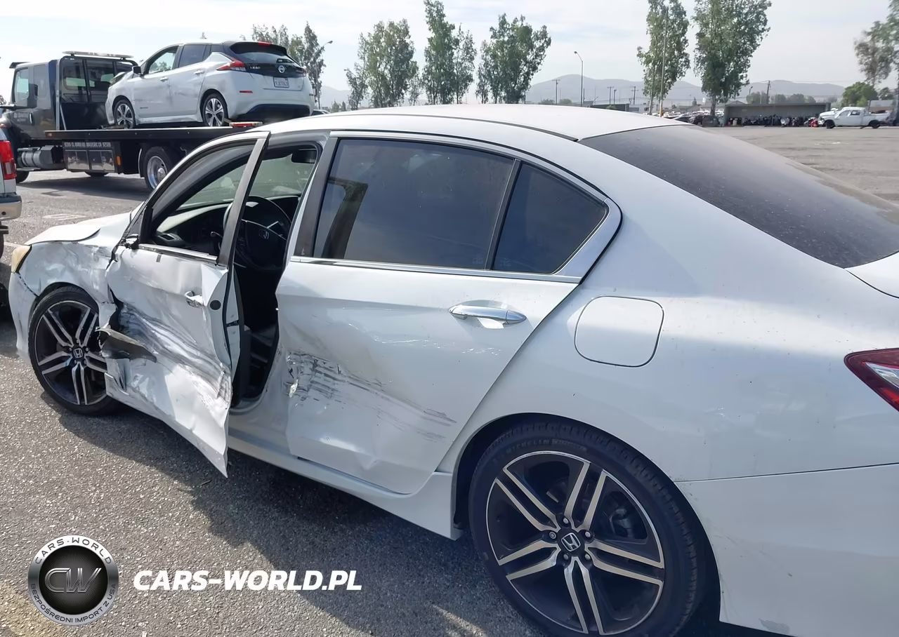 2017 Honda Accord Sport Se VIN:1HGCR2F18HA180589 - 18