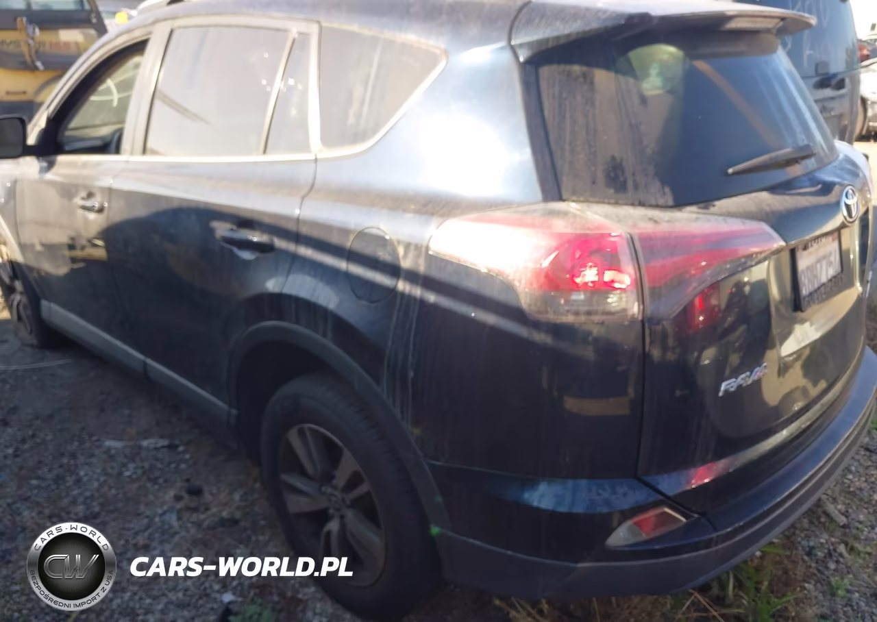 2018 Toyota Rav4 Xle VIN:JTMRFREV7JJ722995 - 3