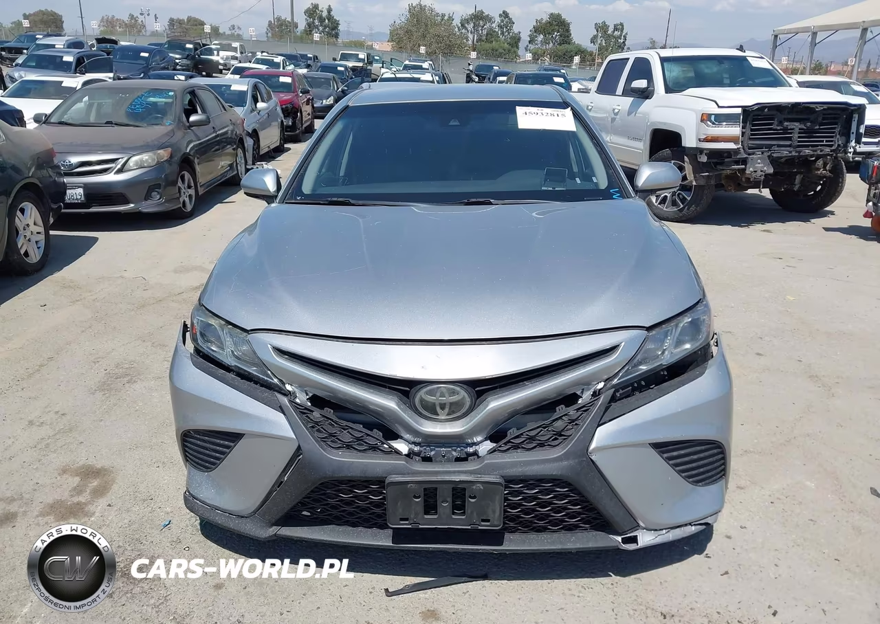 2018 Toyota Camry Se VIN:4T1B11HK3JU021660 - 13