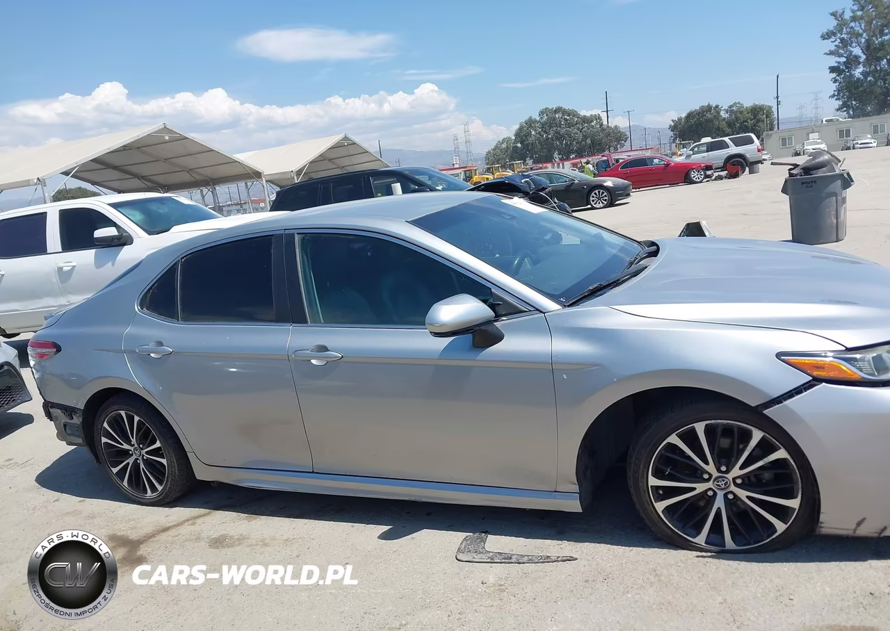 2018 Toyota Camry Se VIN:4T1B11HK3JU021660 - 14