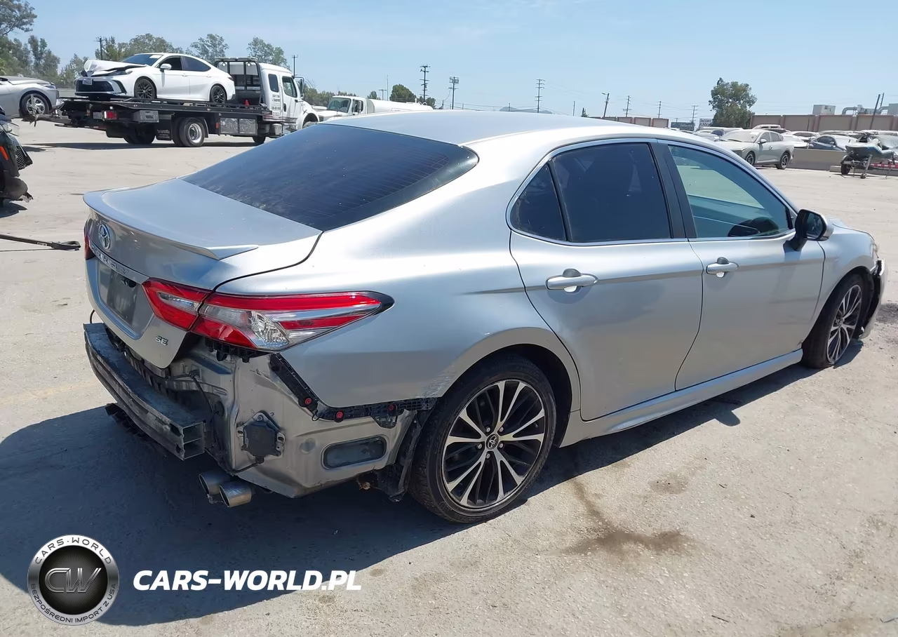 2018 Toyota Camry Se VIN:4T1B11HK3JU021660 - 4