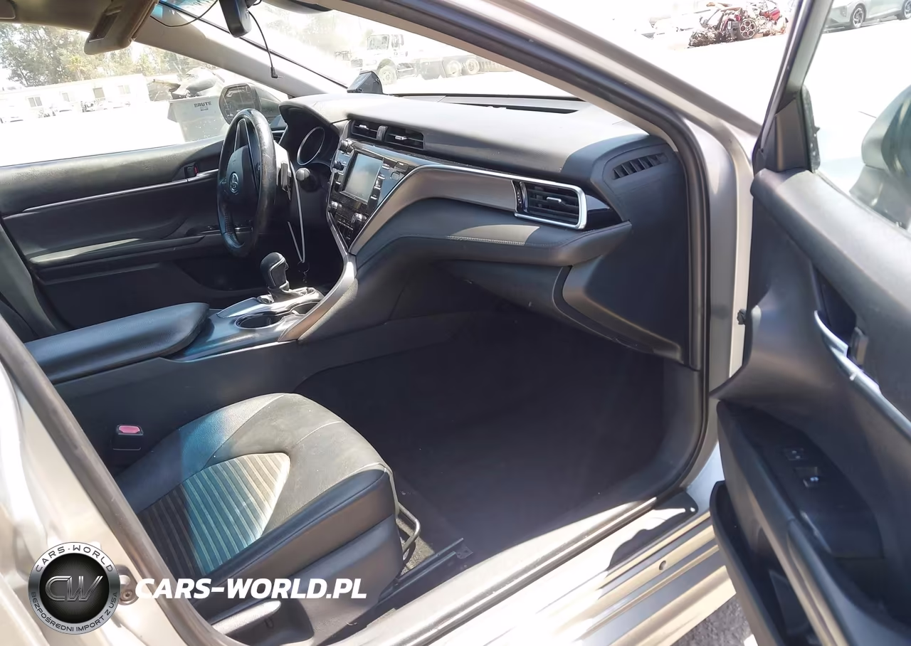2018 Toyota Camry Se VIN:4T1B11HK3JU021660 - 5